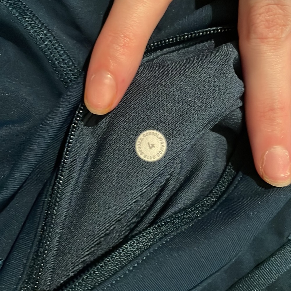 Lululemon• cropped 23 inch leggings - Picture 5 of 5